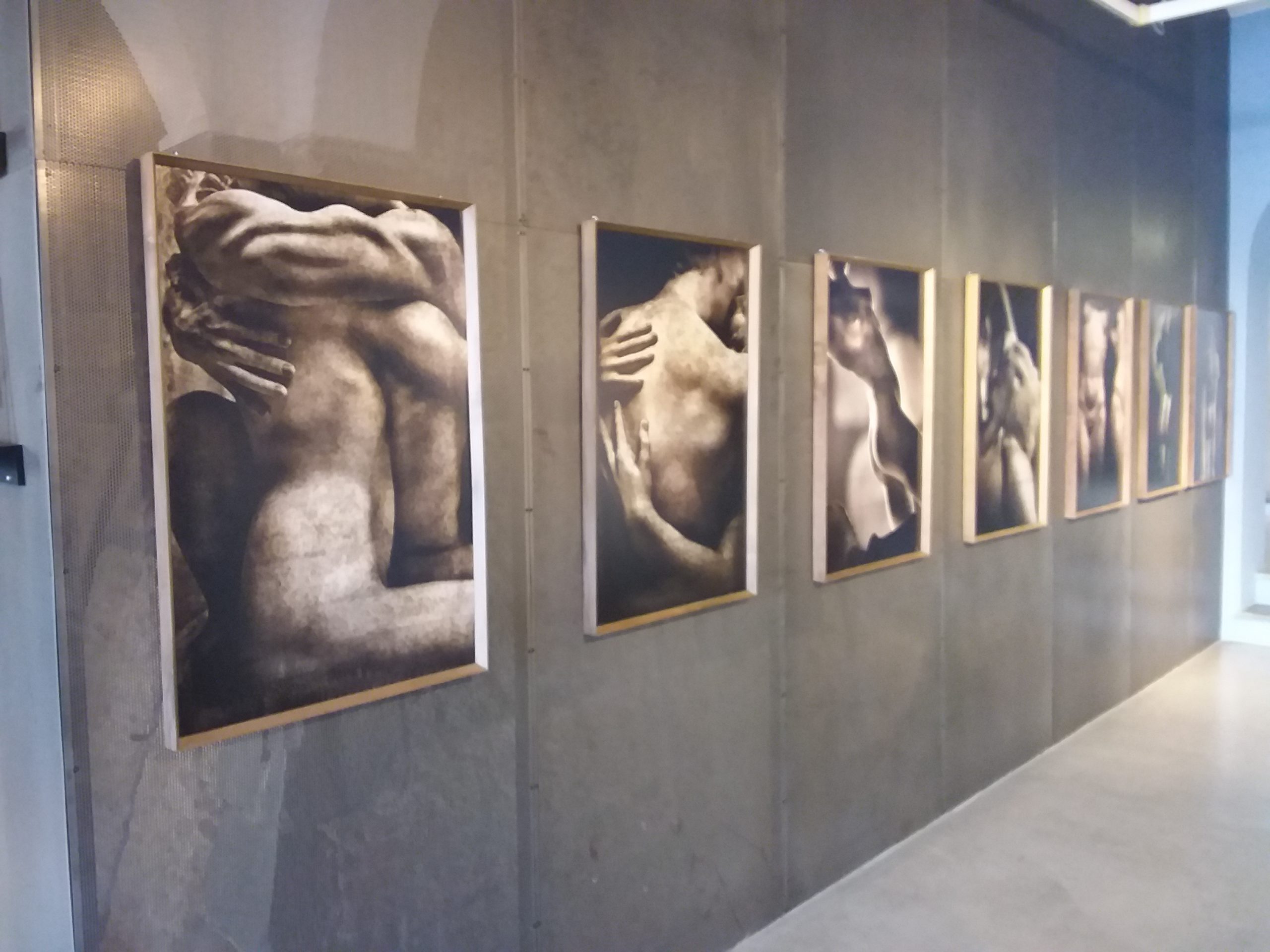 Montevarchi, EROS. Fotografie di Bruno Cattani. La mostra al Museo Cassero per la Scultura è stata prorogata fino al 5 settembre.