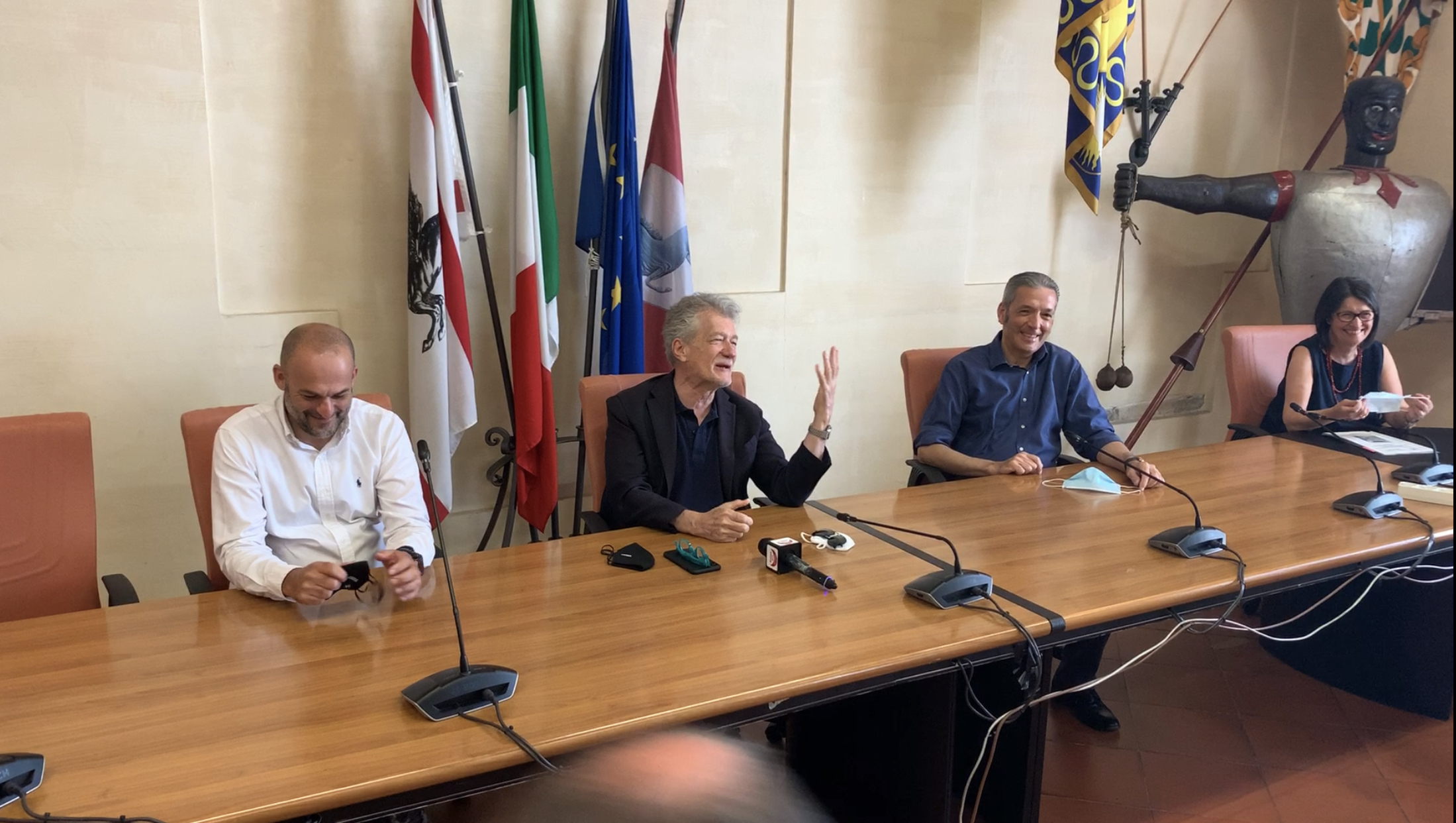 Appello del sindaco contro gli abbandoni e per fare fronte all’emergenza alimentare nelle colonie feline