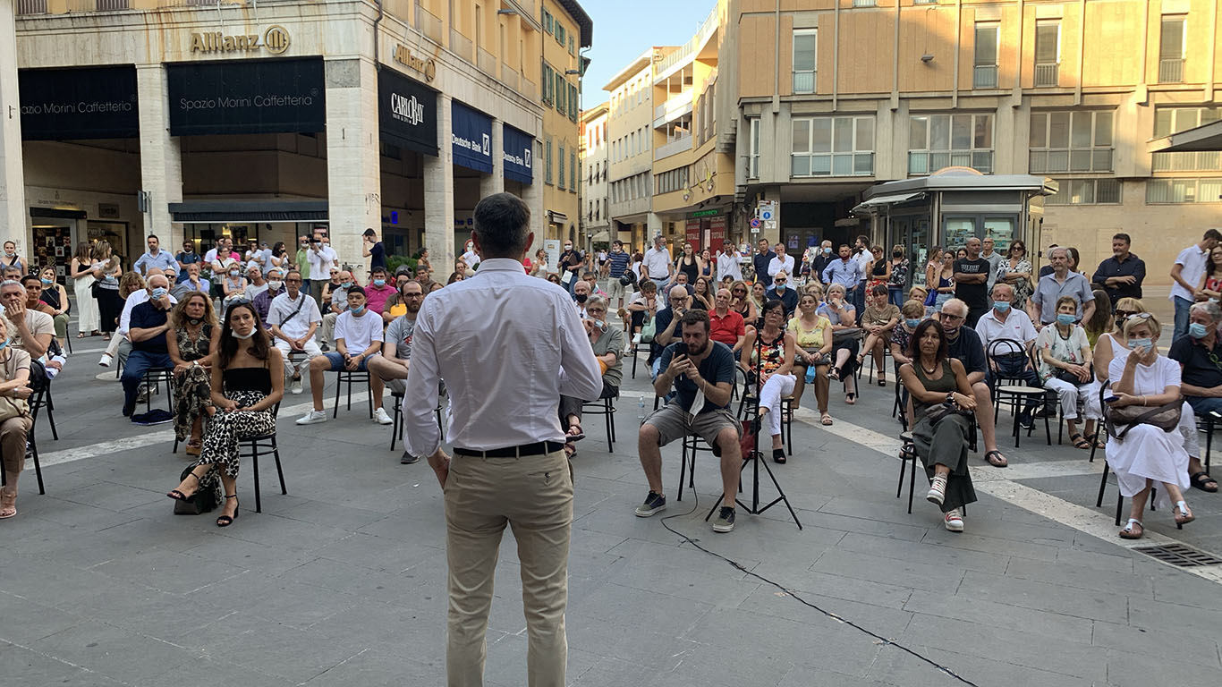 Marco Donati, candidatura ufficiale a sindaco in piazza San Jacopo