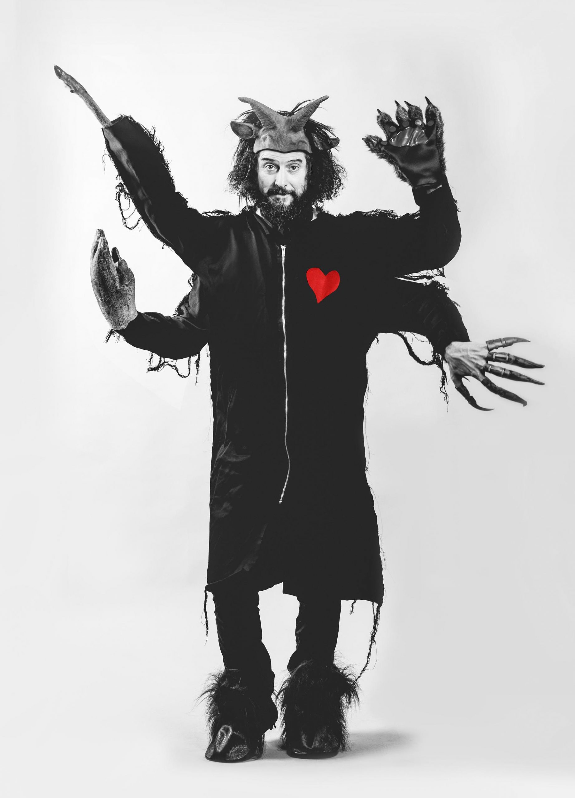 Ad Arezzo arriva “Pandemonium”  di Vinicio Capossela. Grazie ad “Arezzo Music Fest” la genialità e il carisma di uno dei grandi cantautori italiani, sono protagonisti della rassegna “Anfiteatro sotto le stelle”