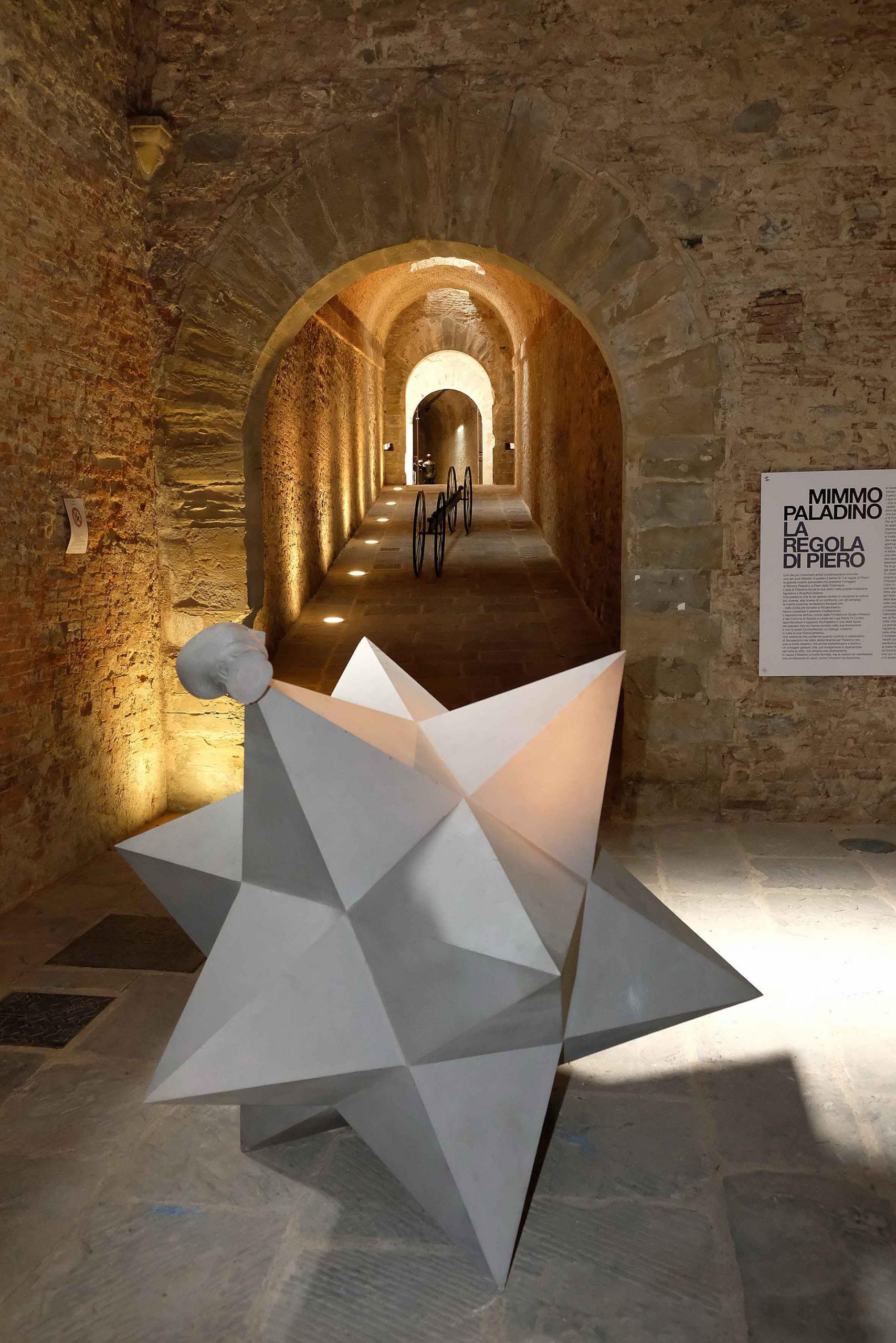 Ad Arezzo riapre “La regola di Piero”:  c’è tempo fino al 30 settembre per visitare gratuitamente la mostra di Mimmo Paladino