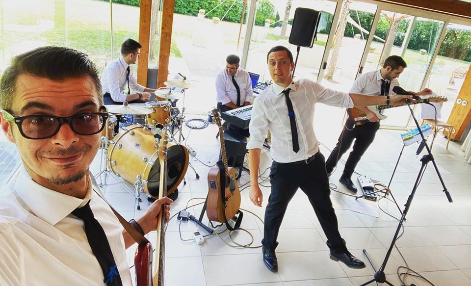 Montevarchi: 10 agosto Angeli in Blue Jeans – rassegna c’è musica in piazza