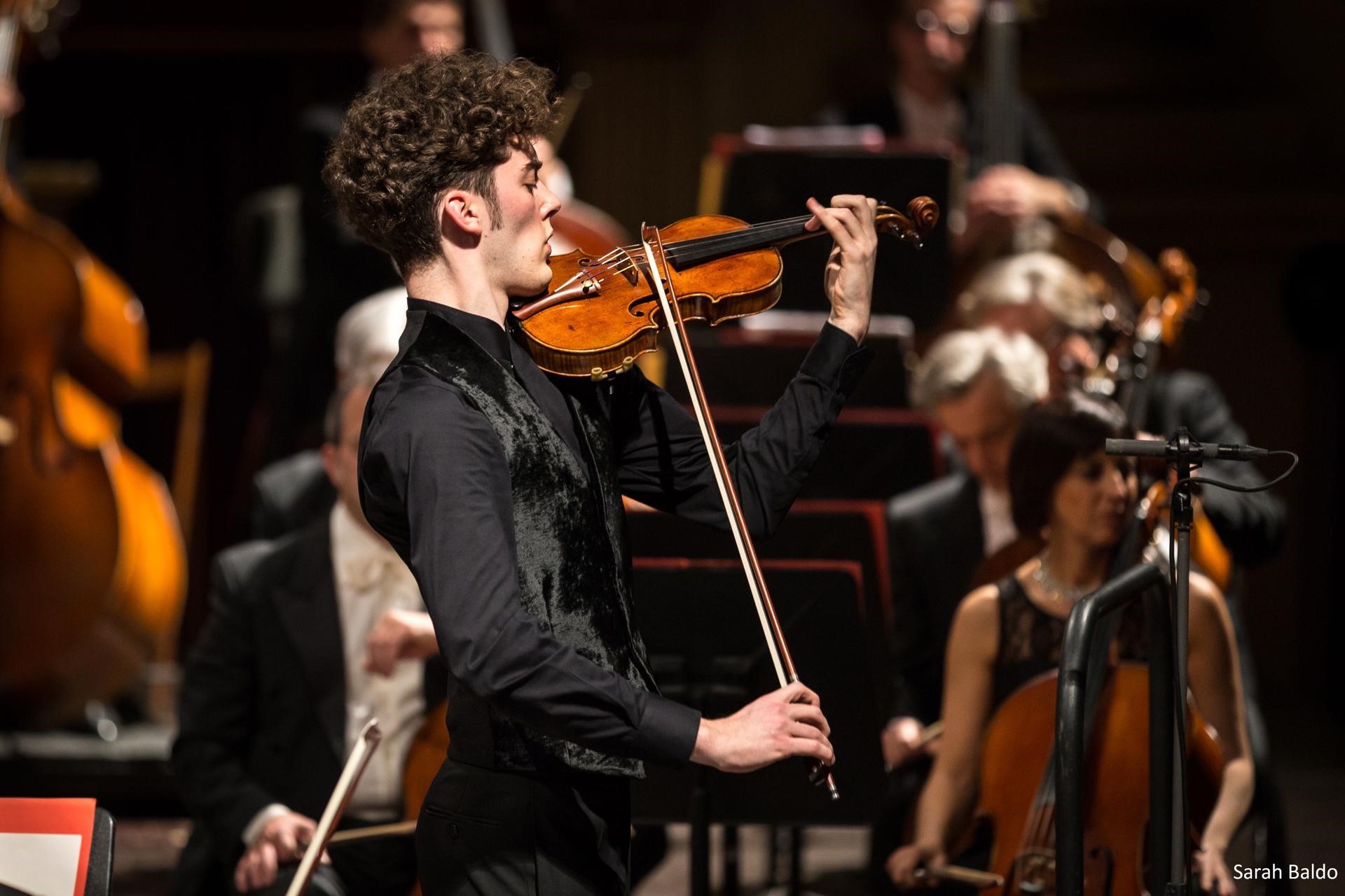 Ad Arezzo il violino di Giovanni Andrea Zanon  esegue “Le quattro stagioni” di Vivaldi