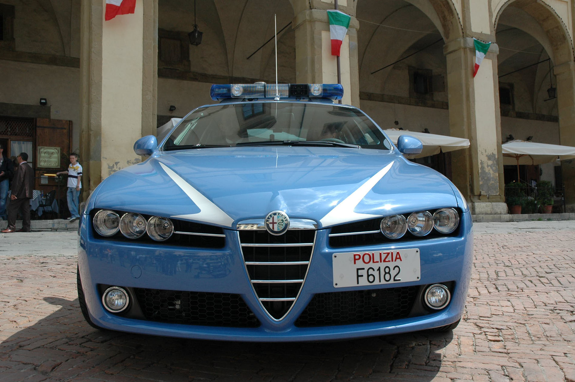 Esce di casa per andare a fare volontariato e spaccia cocaina