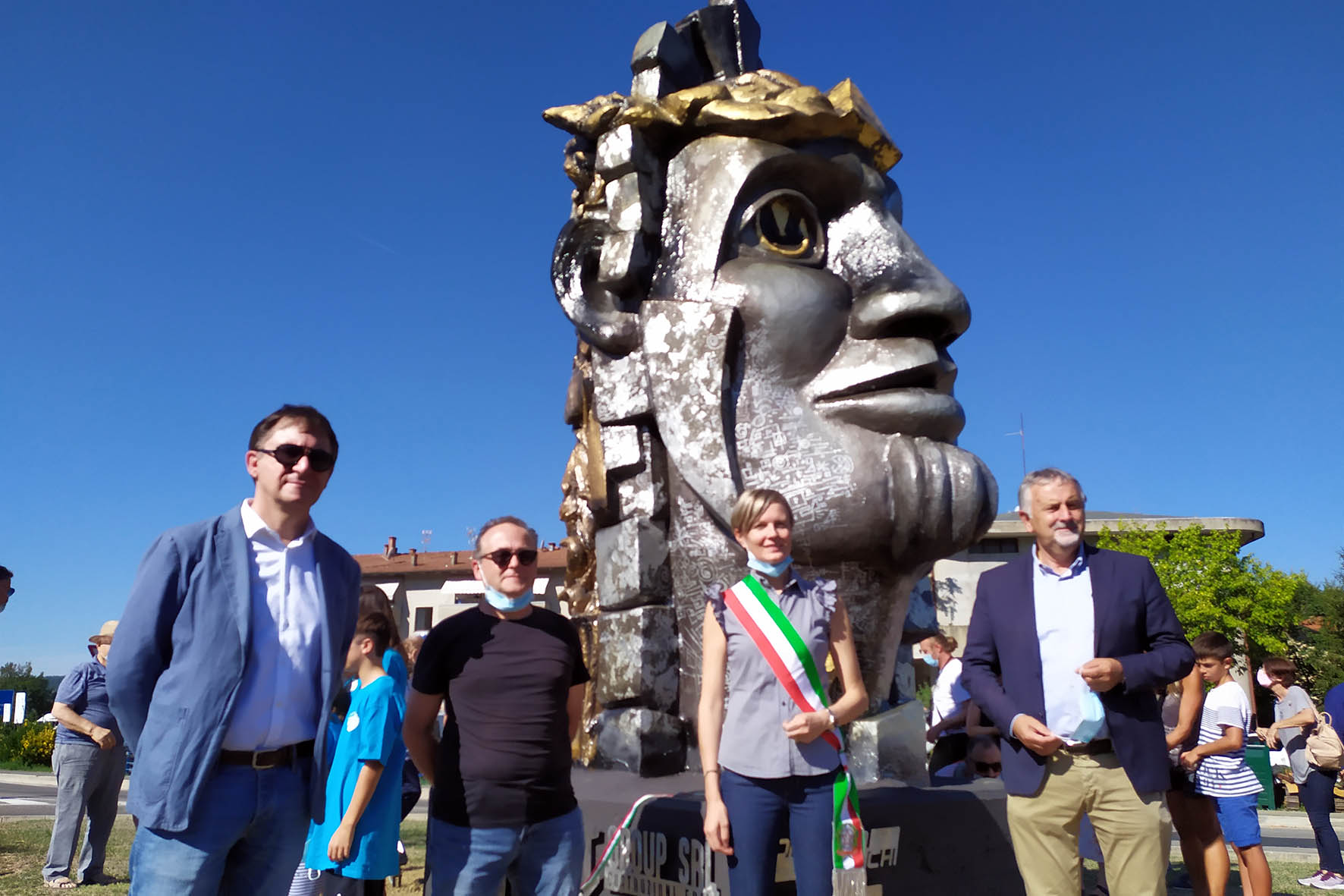 Inaugurata a Subbiano la scultura di “Giano Bifronte”