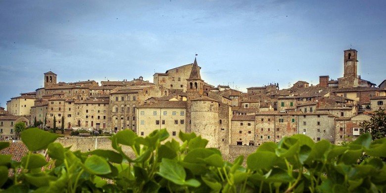 Ad Anghiari potenziato il servizio di raccolta differenziata: in arrivo la raccolta dell’organico. E’ il primo comune della Valtiberina.