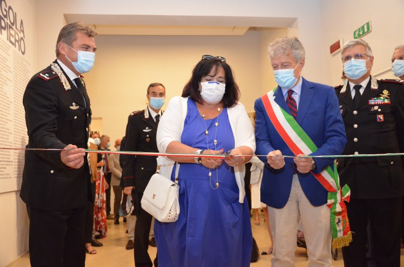 Mimmo Paladino: inaugurata oggi ad Arezzo la mostra itinerante delle tavole del Calendario Storico dell’Arma 2020