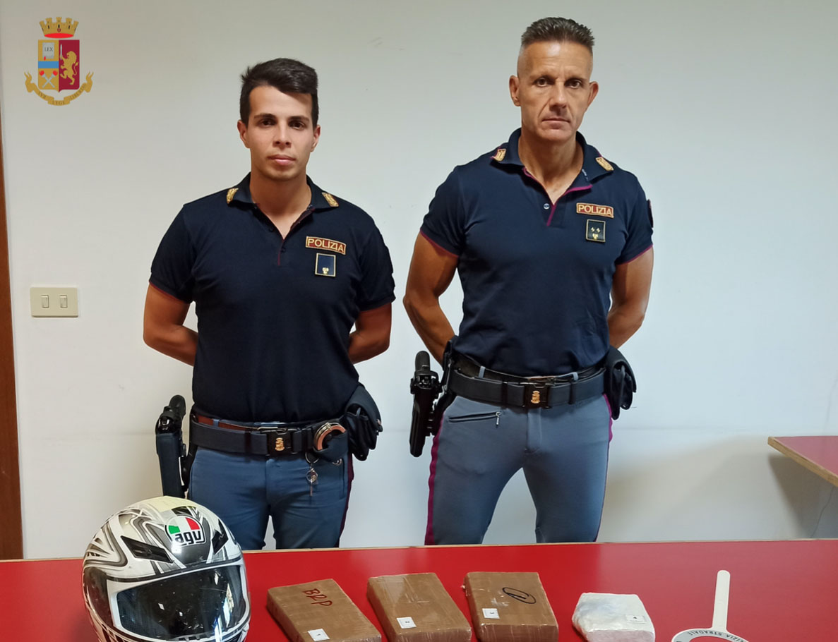 Arrestato in A1 dalla Polizia di Stato un extracomunitario con 3,7 kg di cocaina