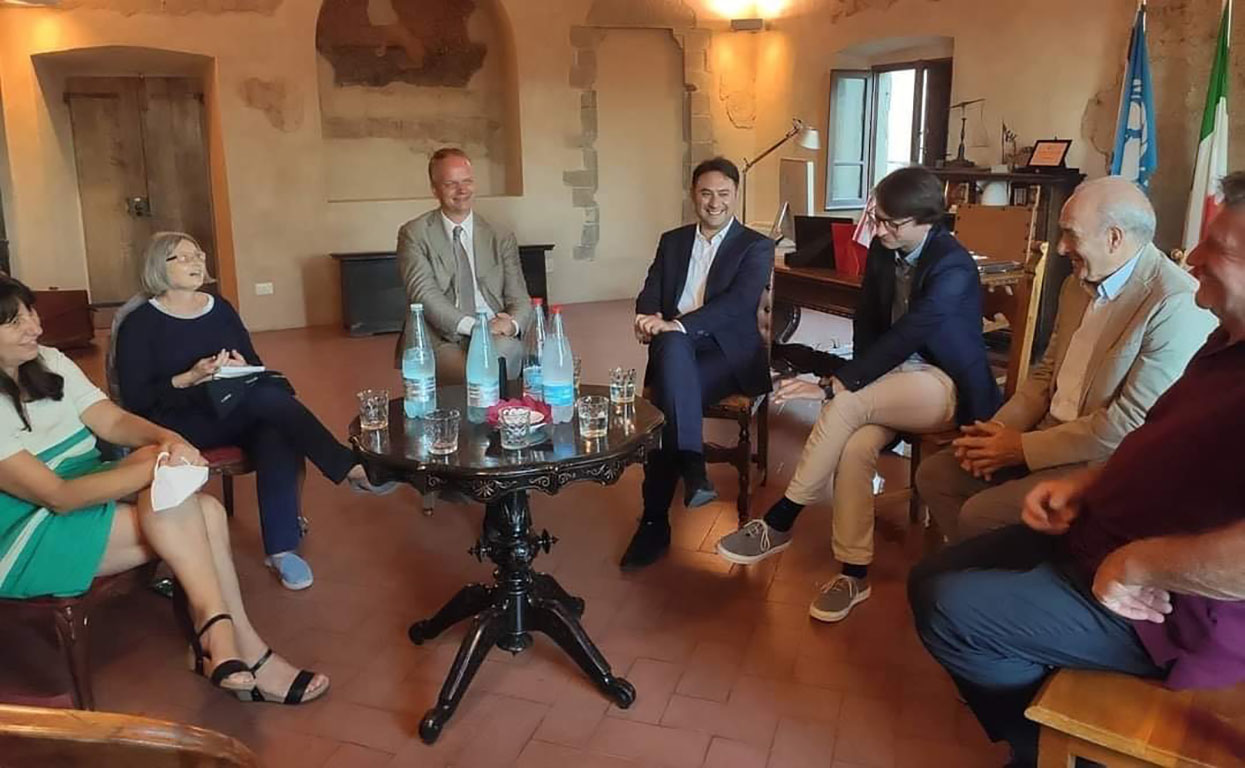 Il direttore degli Uffizi Eike Dieter Schmidt alla Mostra dell’Artigianato di Anghiari
