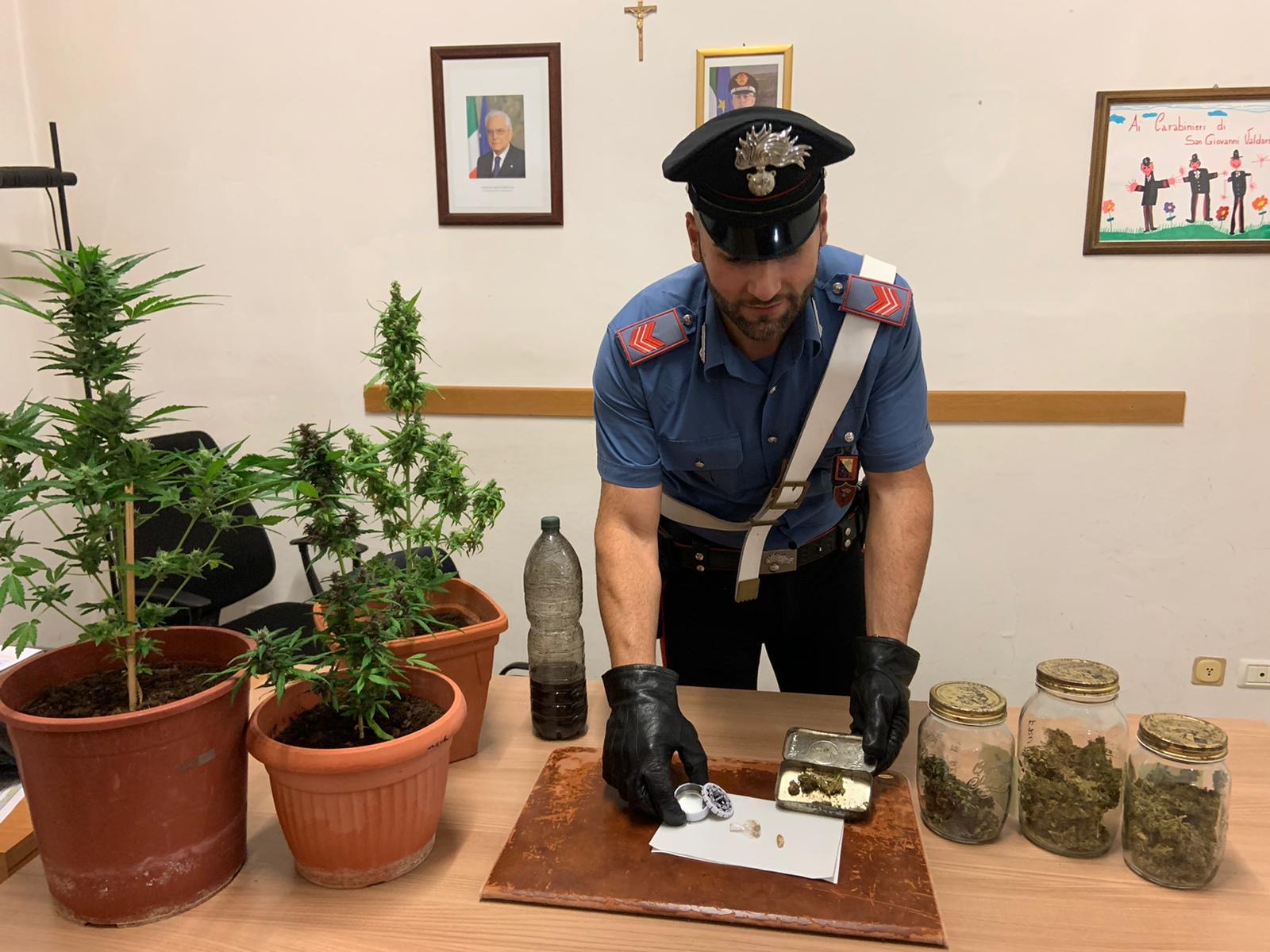 Montevarchi, Carabinieri inseguono e poi arrestano spacciatore nel centro storico