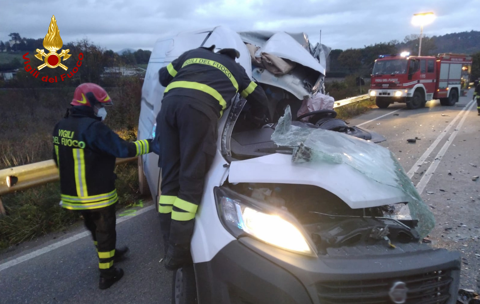 Autobus si scontra con un furgone, 26enne in codice rosso a Siena