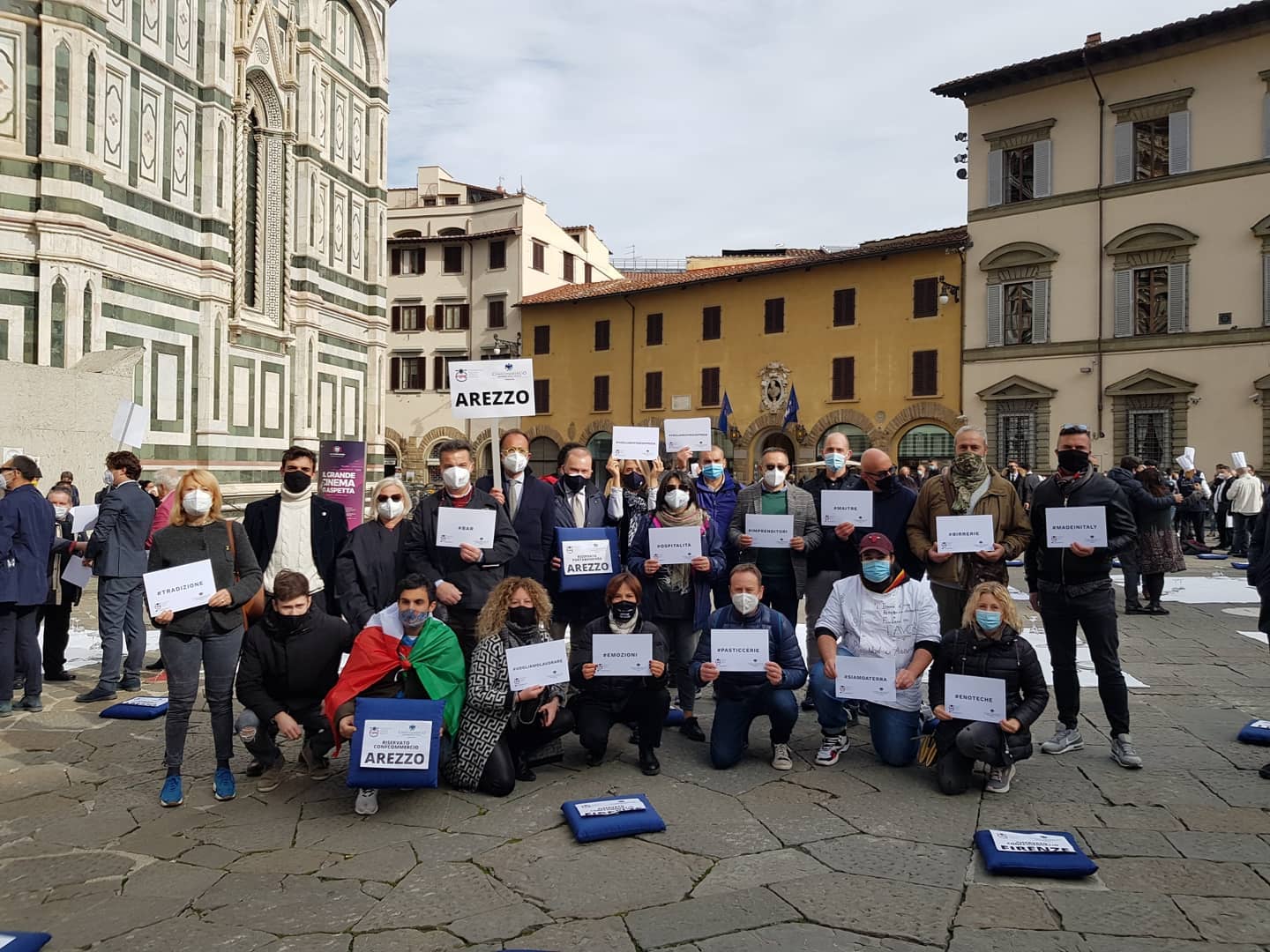 #SIAMOATERRA: a Firenze la mobilitazione di imprenditori e lavoratori della ristorazione da tutta la Toscana