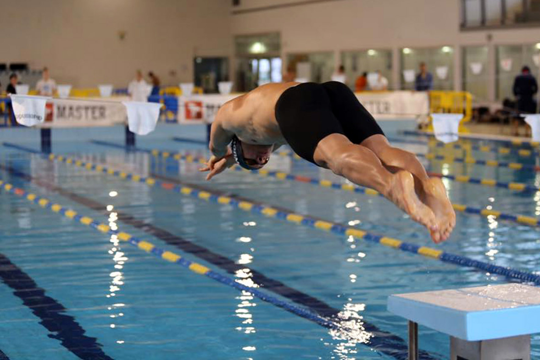 Il palazzetto del nuoto ospita la prima “Giornata del nuoto 0-100 anni”