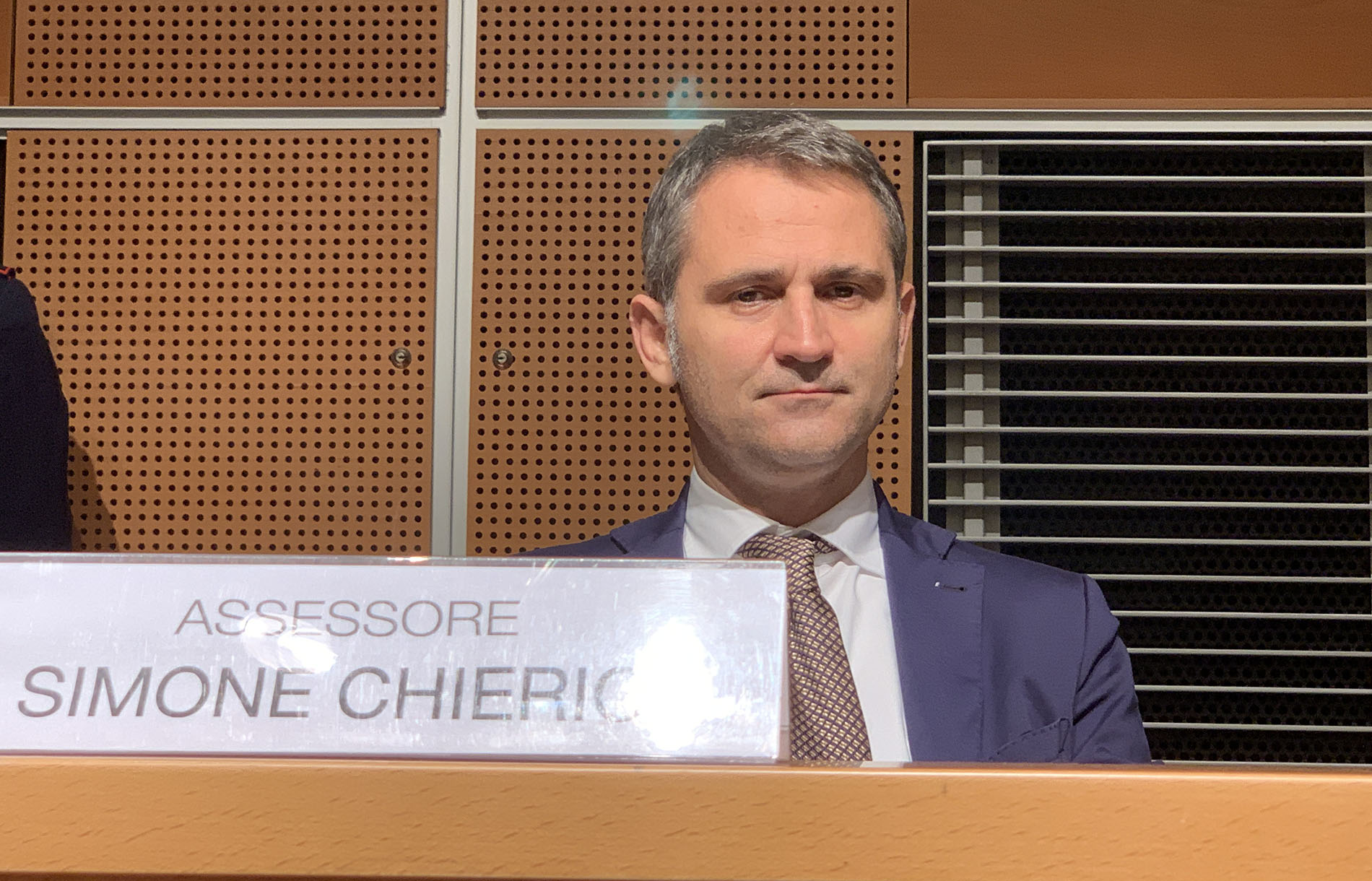 Piazza San Giusto, ordinanza revocata: via libera ai tavoli all’aperto