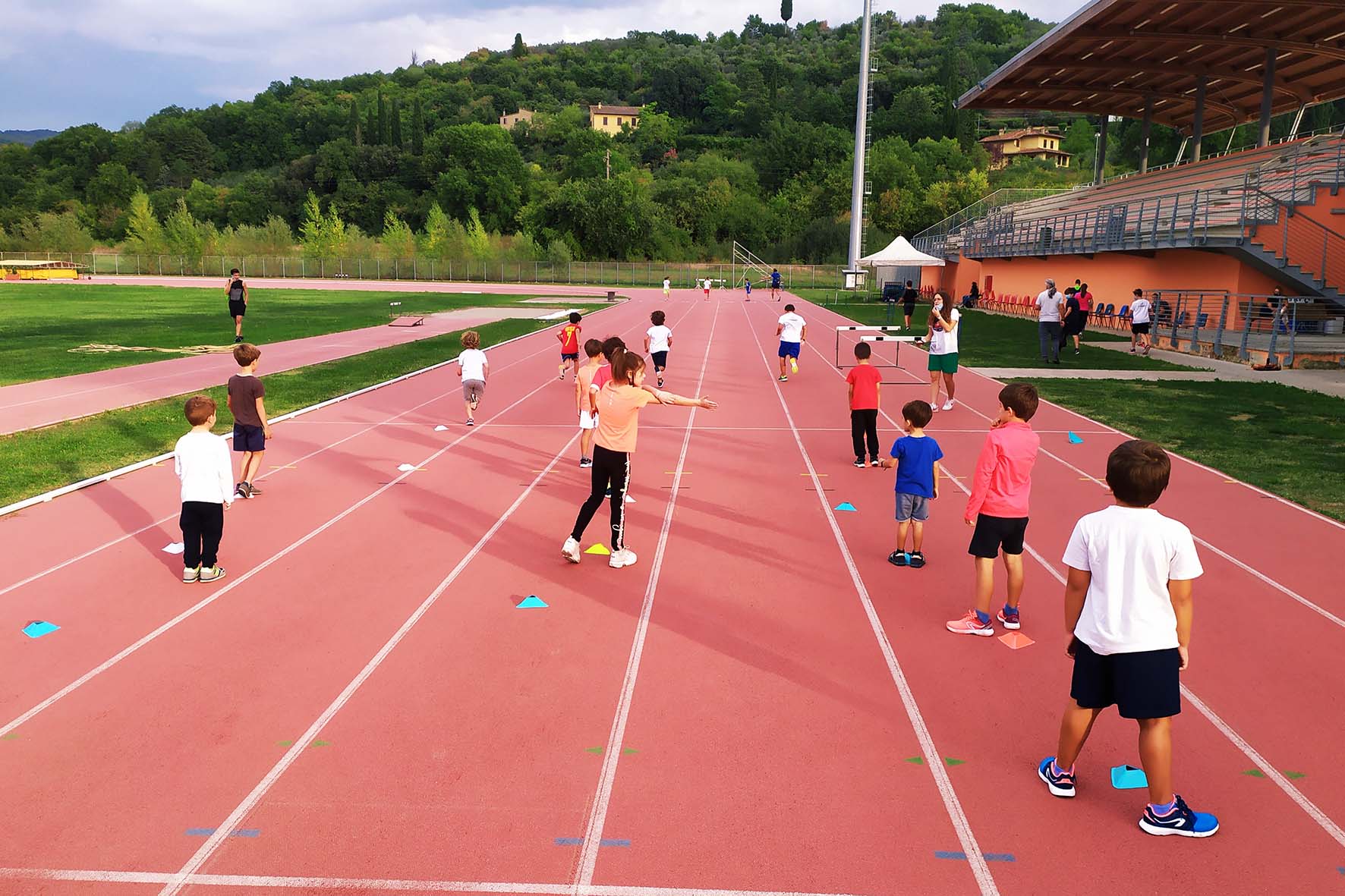 Allenamenti tra le mura di casa per i bambini dell’Alga Atletica Arezzo