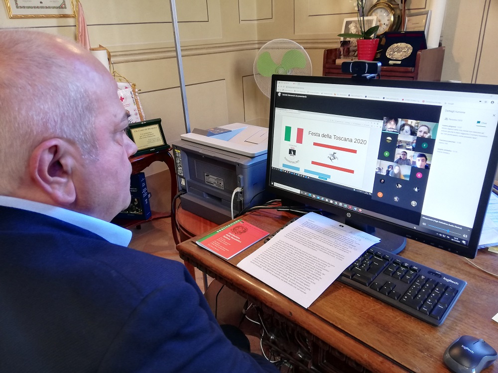 “Festa della Toscana”, si accendono le luci su Palazzo delle Laudi