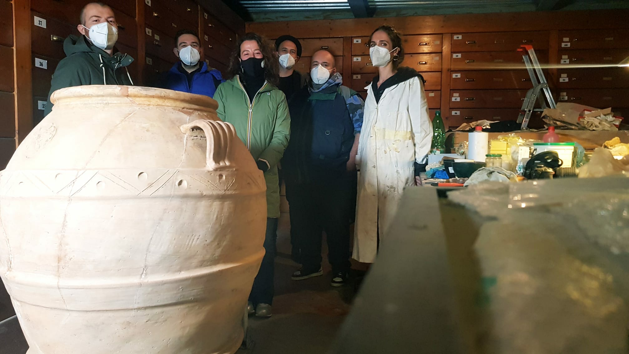 Un orcio settecentesco conservato nel cortile del Museo Archeologico Nazionale