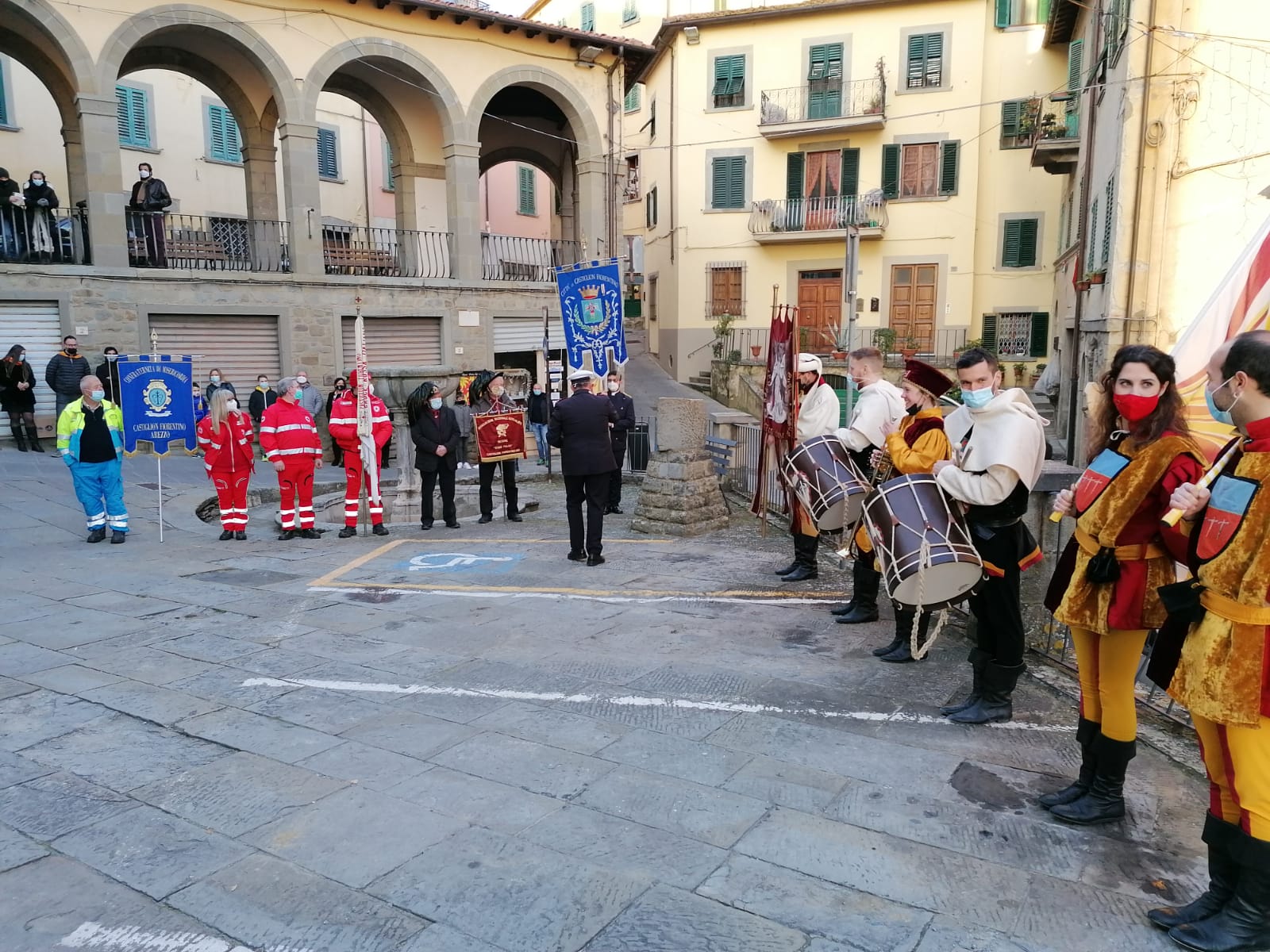 Oggi pomeriggio Castiglion Fiorentino ha ricordato le vittime dell’atroce bombardamento di 77 anni fa