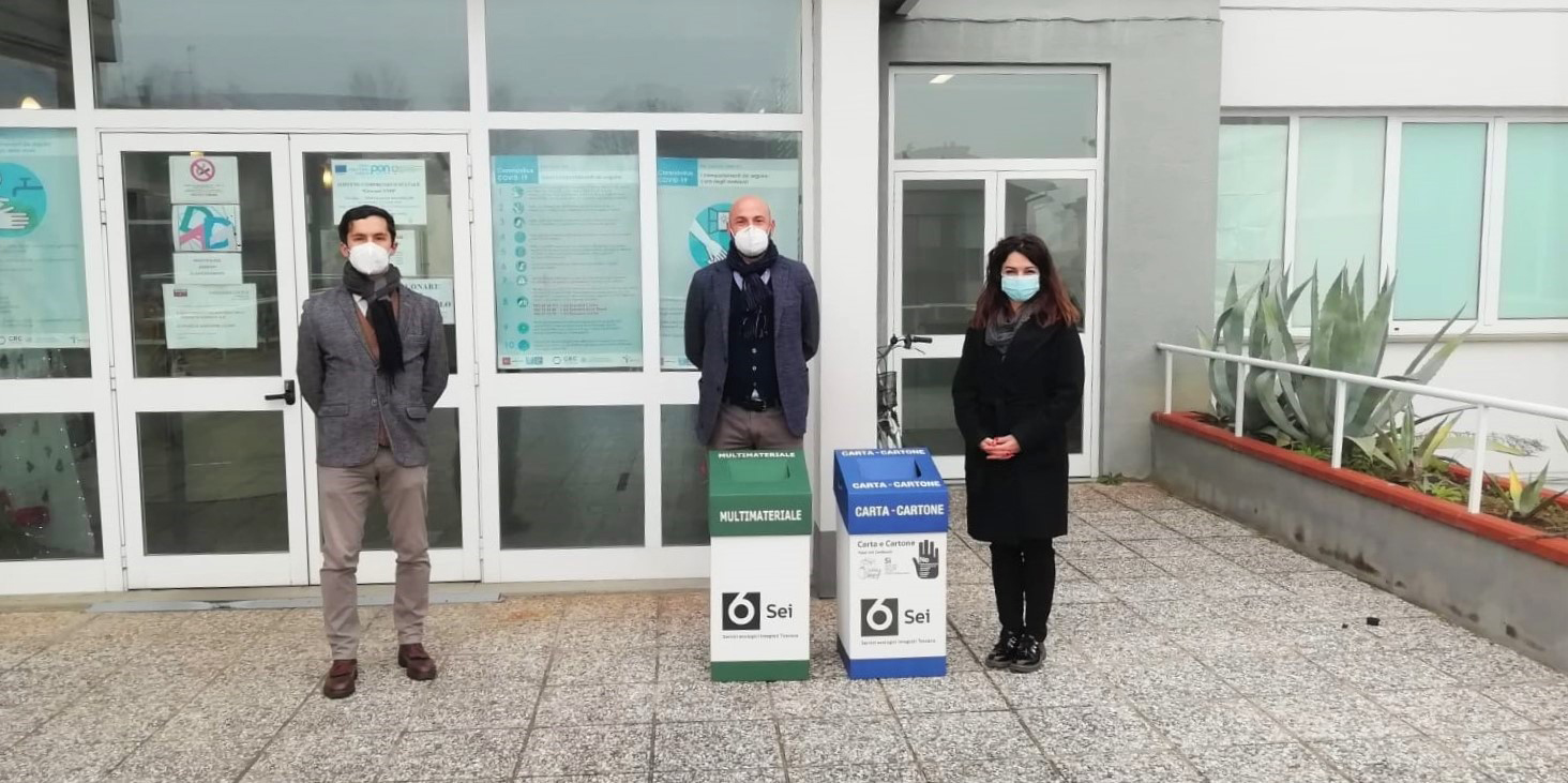 Terranuova: consegnati a scuola i contenitori per la raccolta differenziata