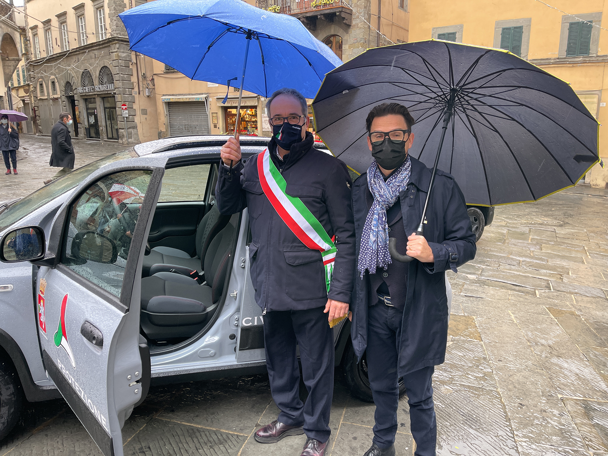cortona storchi meoni - donazione auto.JPG - ArezzoWeb Informa