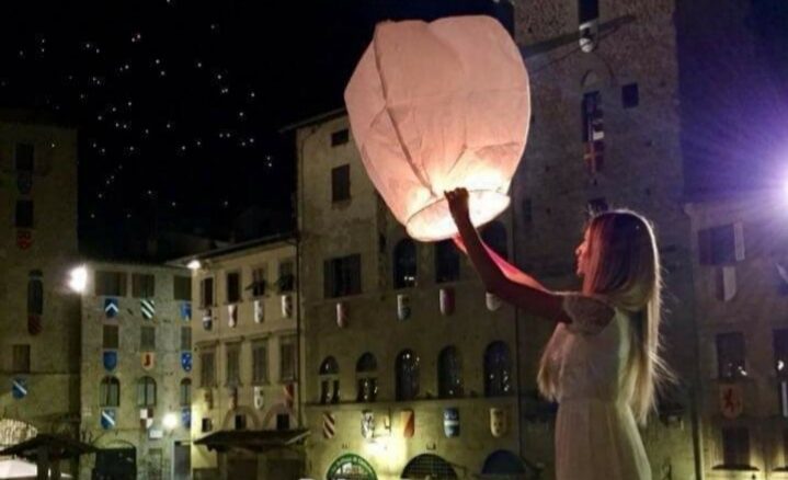 Arezzo scalda il cuore: ecco il flash mob di Capodanno