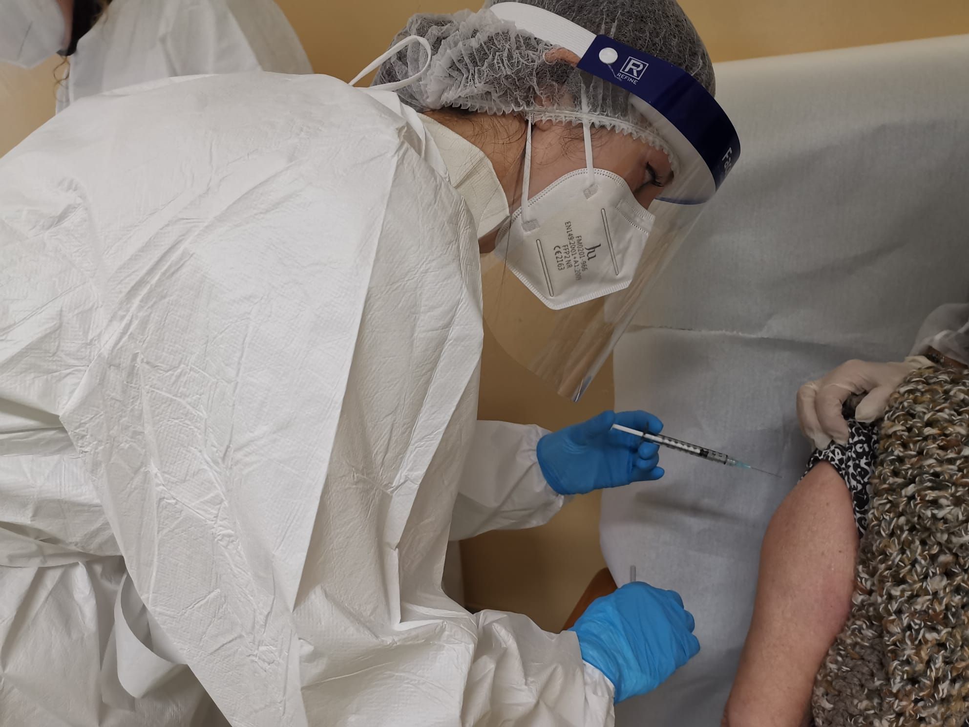 Vaccini Covid, giovedì i primi “estremamente vulnerabili” chiamati dalle strutture sanitarie