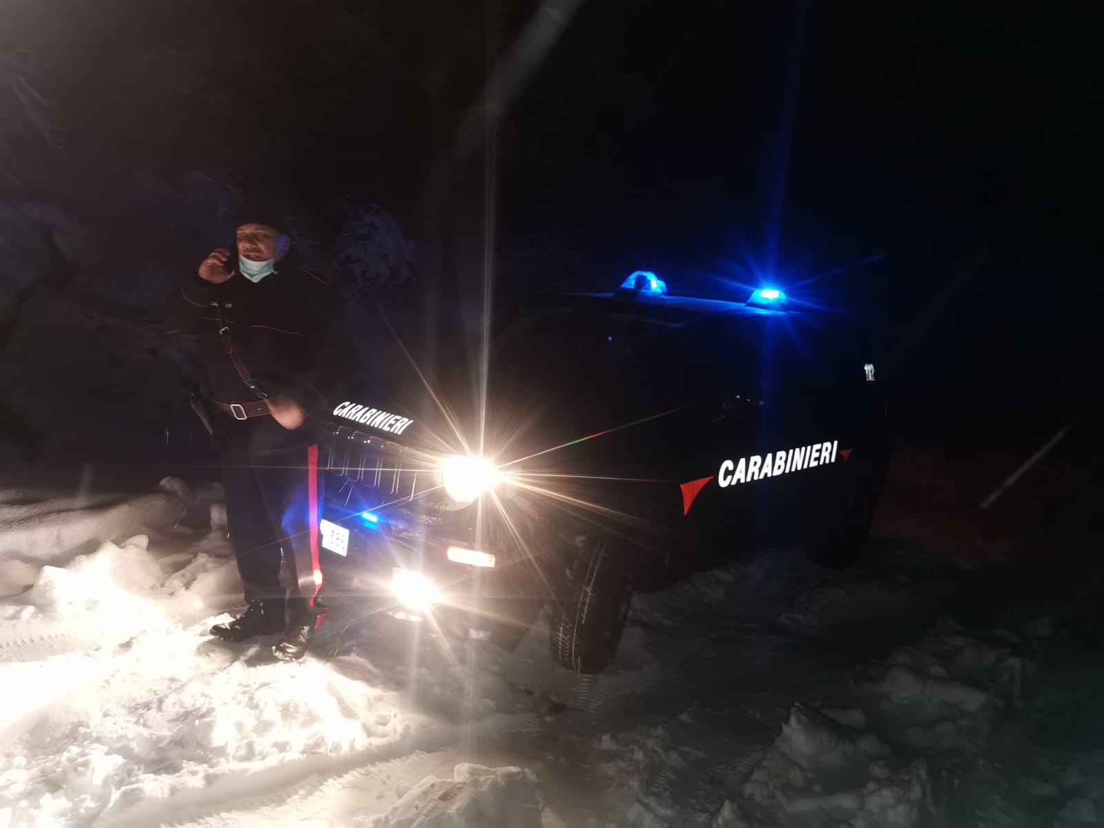 Due giovani bloccati in Pratomagno dalla fitta nevicata: prima vengono soccorsi e poi multati per le norme anti covid