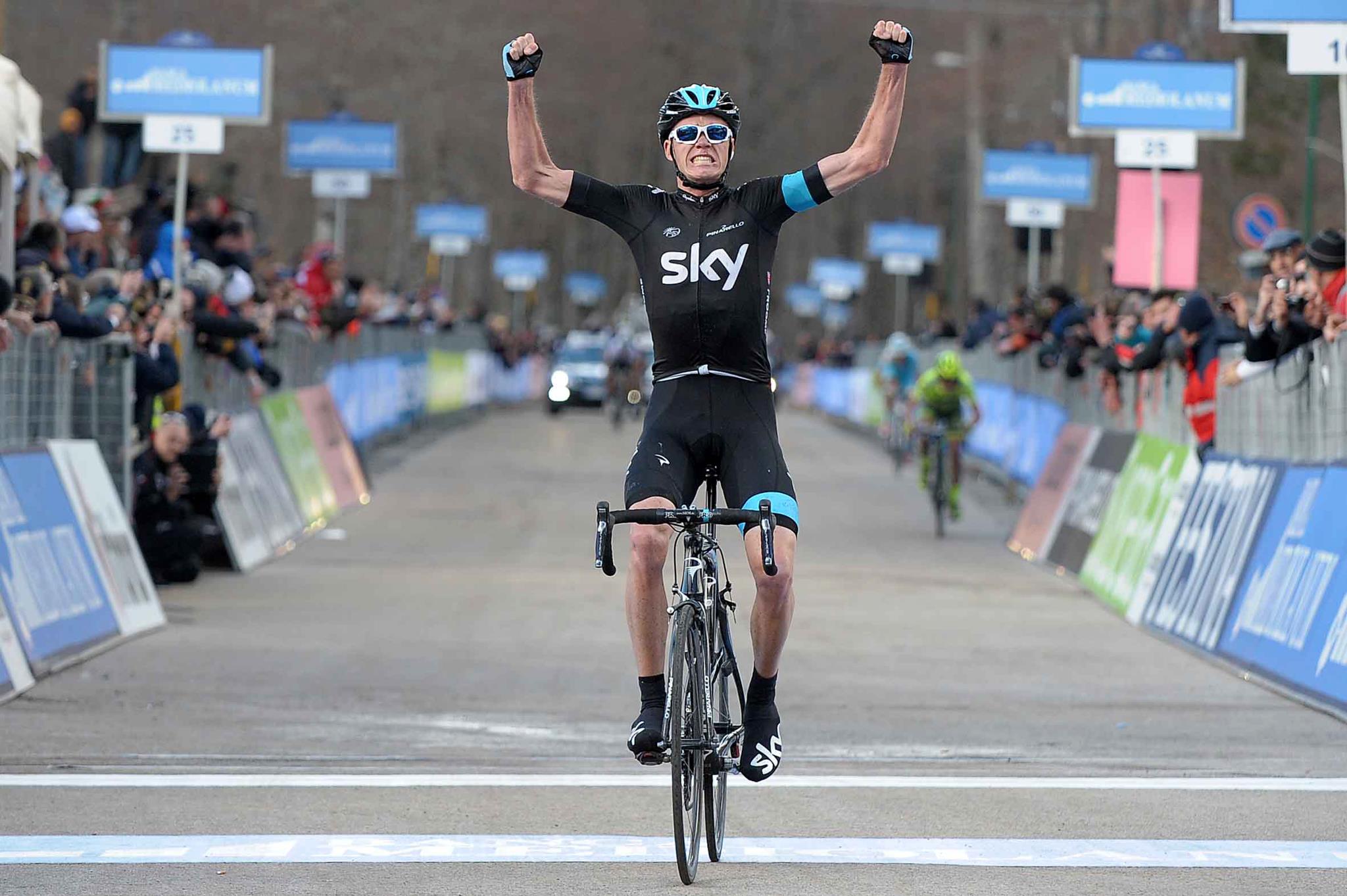Cortona, venerdì passa la Tirreno Adriatico: le variazioni alla sosta e alla circolazione