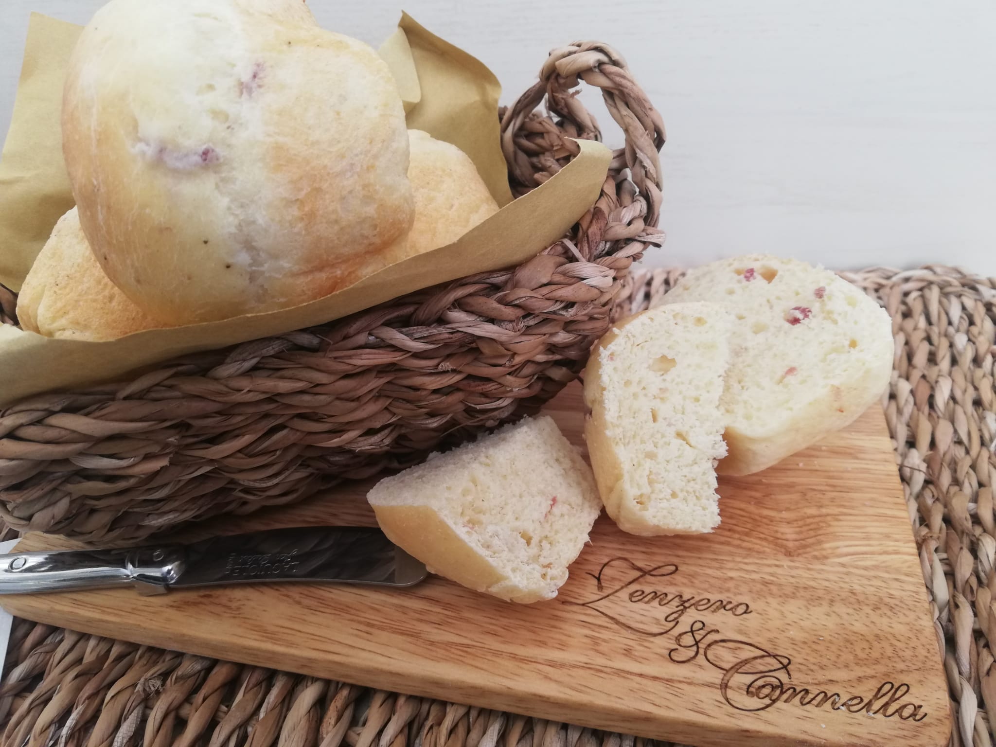 Babà salati pancetta e parmigiano