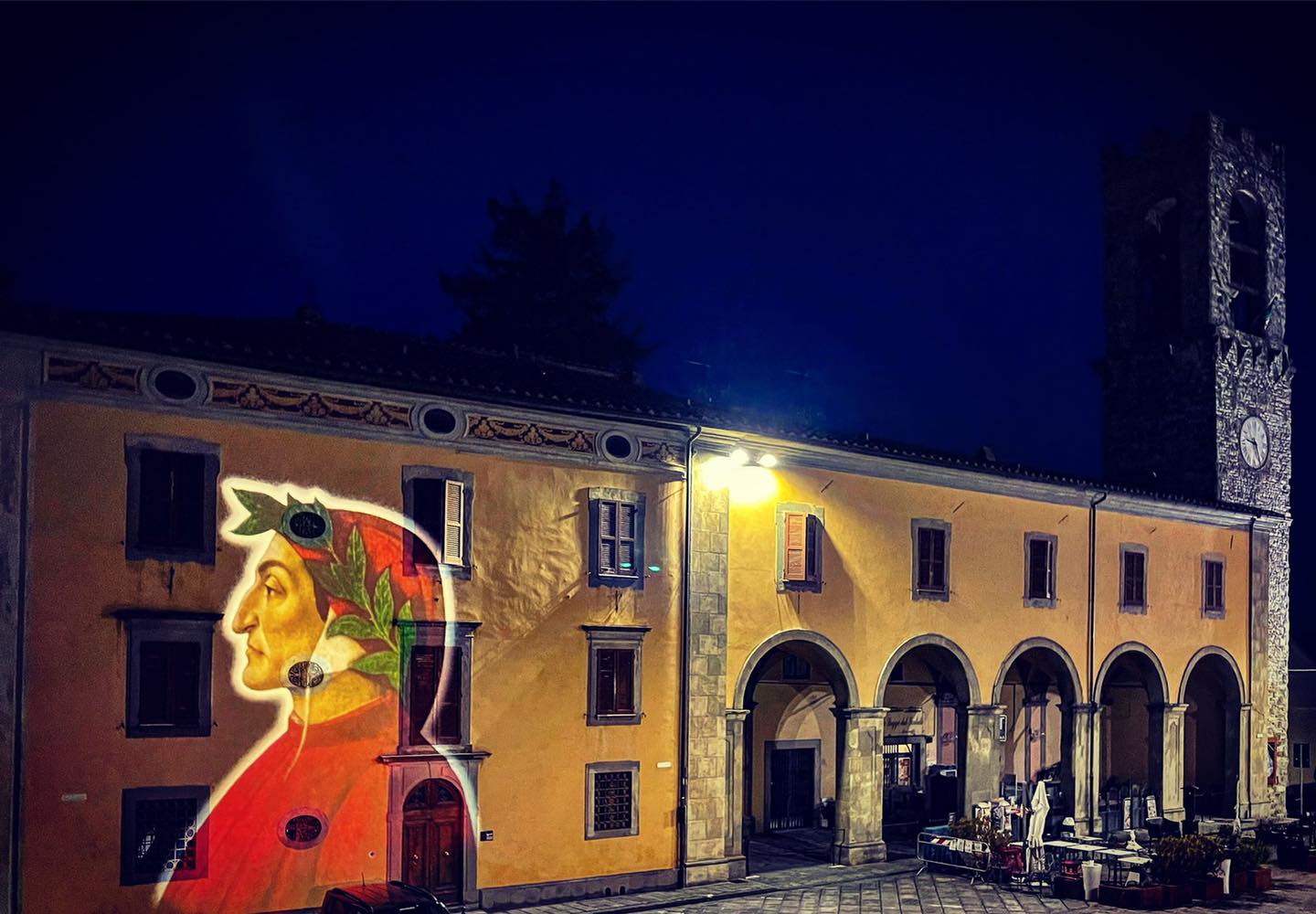 Dante Alighieri in Piazza Grande a Bibbiena