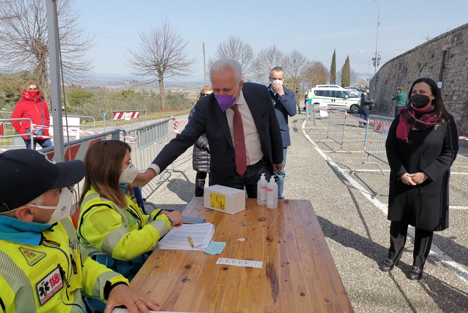 Visita del Presidente della Giunta Regionale Toscana Eugenio Giani al presidio di Territori sicuri di Lucignano