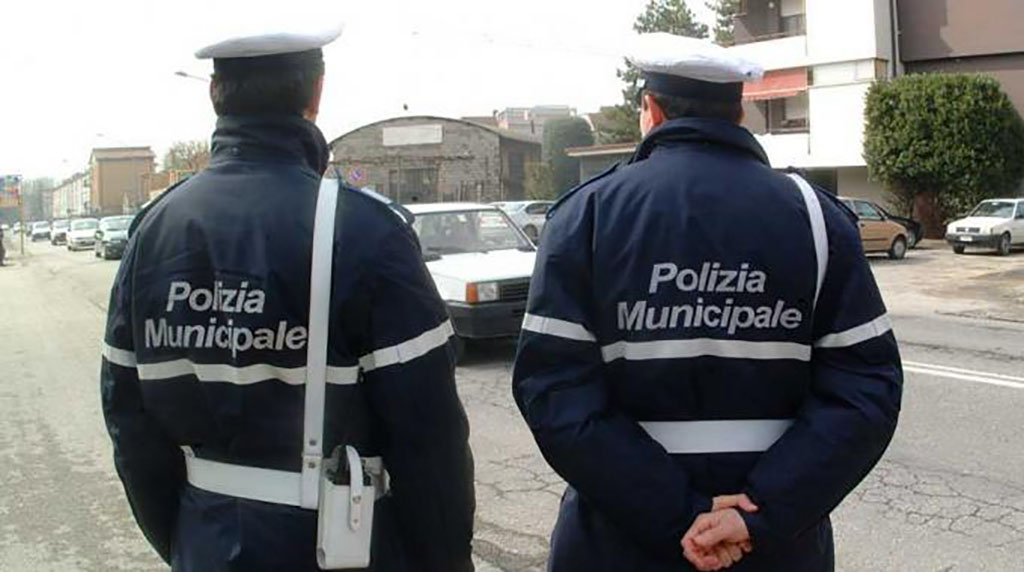 Arrestato per resistenza in piazza Giotto