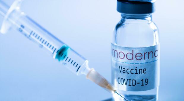 Vaccino, arrivate 500mila dosi di Moderna: al via distribuzione nelle regioni