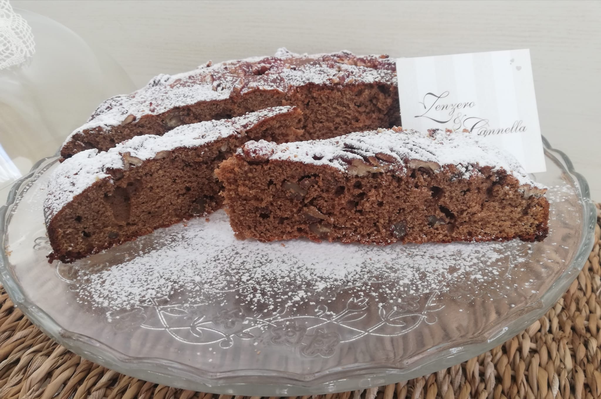 Torta soffice di castagne e noci Pecan