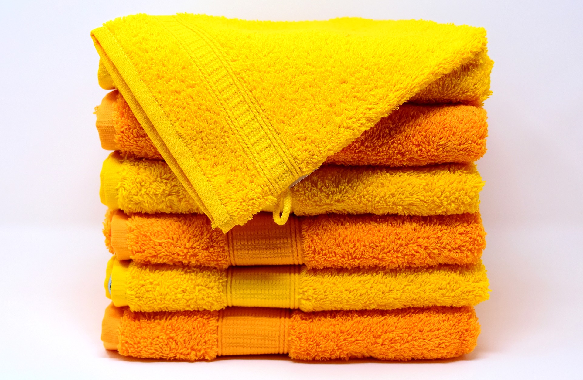 In Giappone tornano gli asciugamani in azienda: “Non trasmettono il Covid”