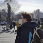 persona-mascherina-gente-aperture