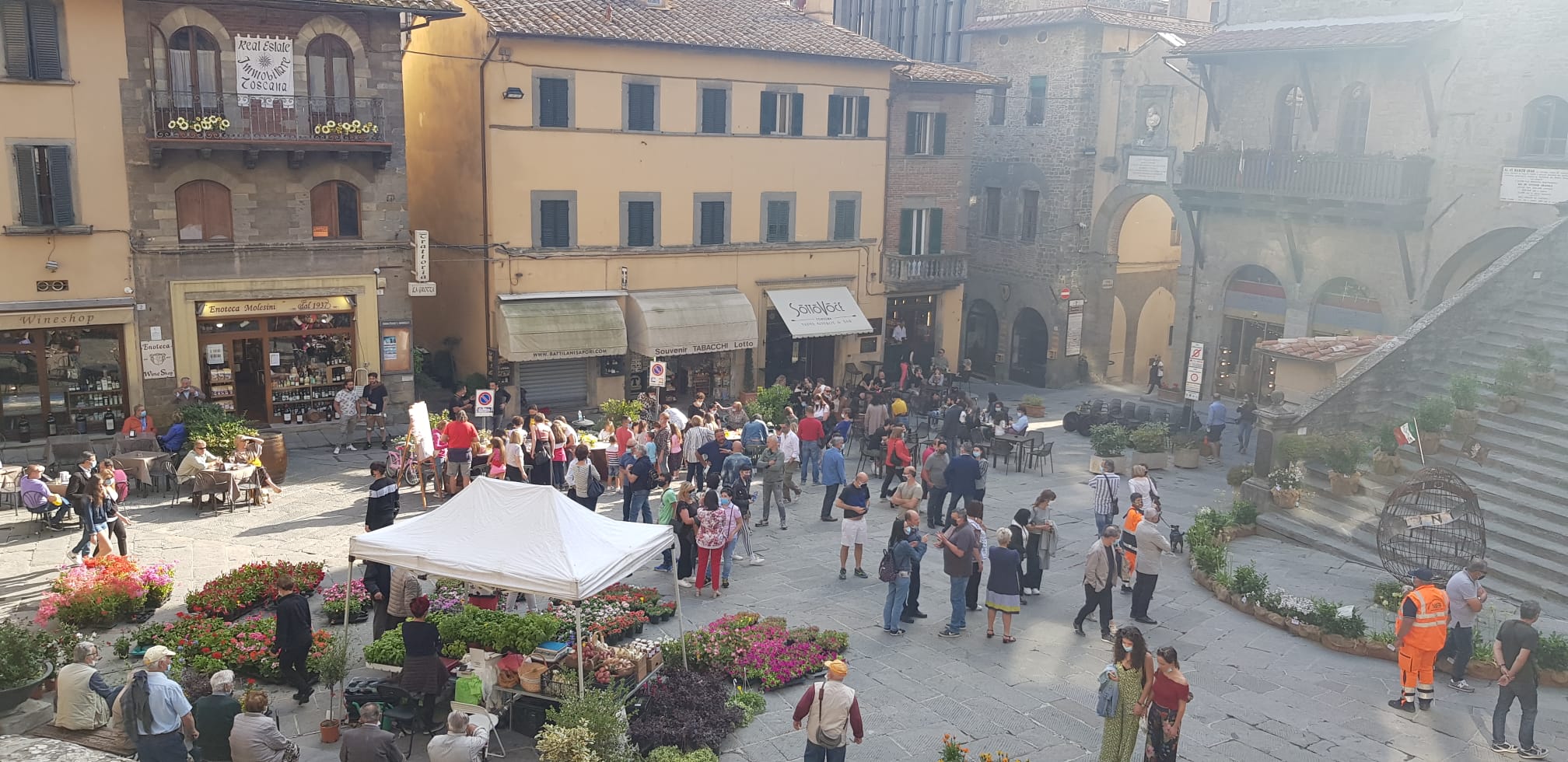 Cortona, ecco la seconda edizione di «Cortona in fiore» e c’è anche il ‘contest’