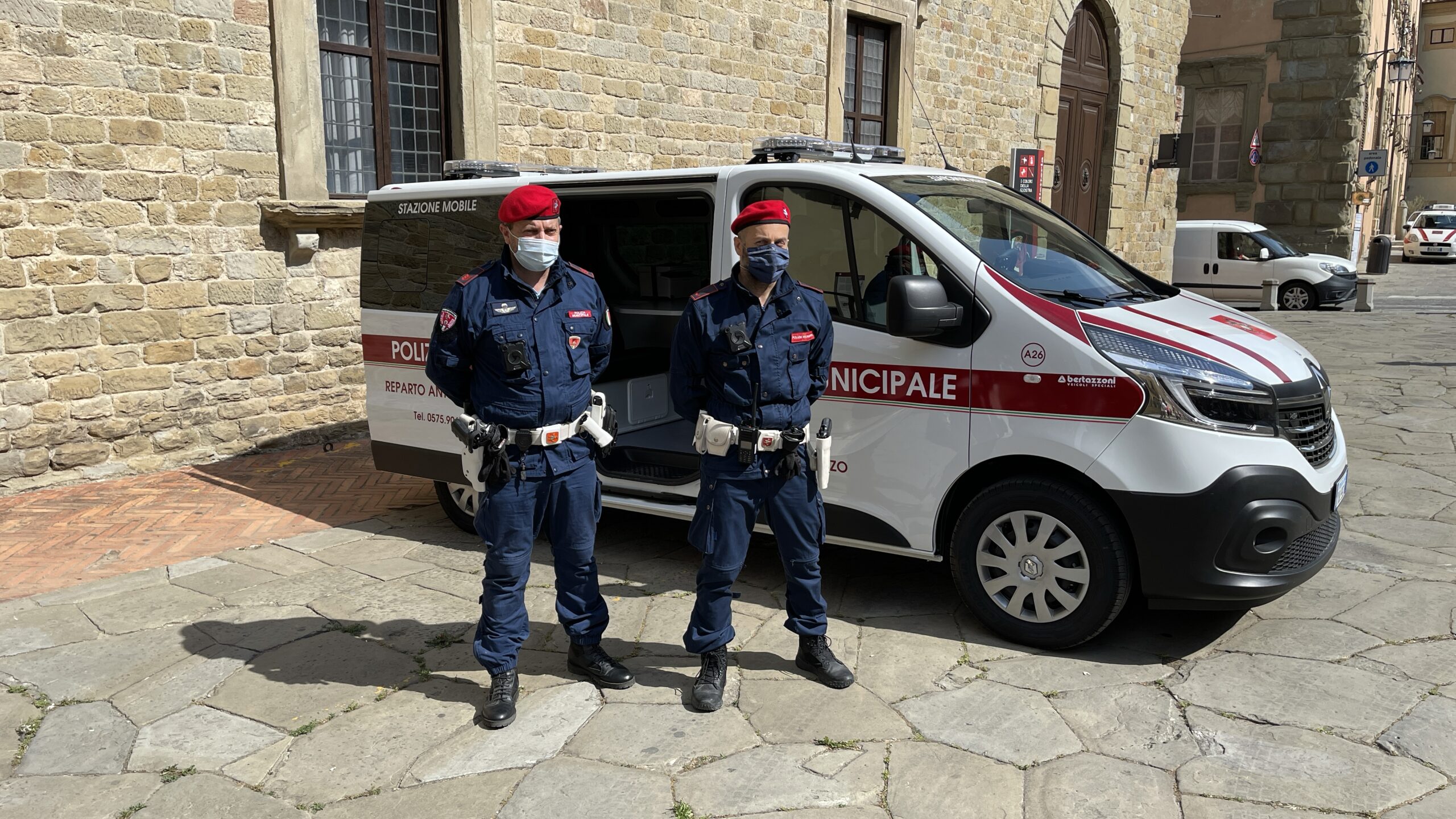 Garante privacy: “Sì alla body cam per le forze dell’ordine, no al riconoscimento facciale”