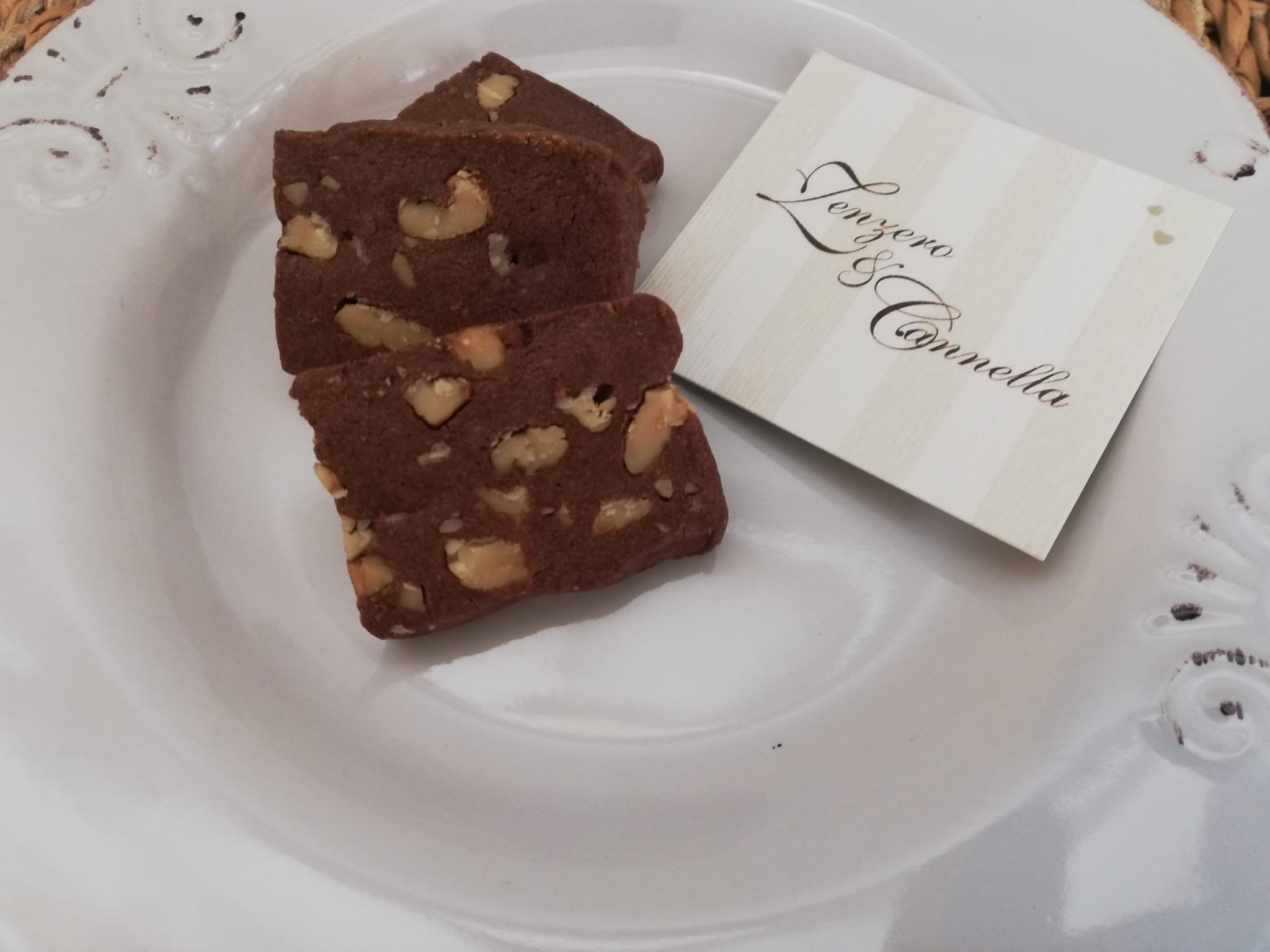 Quadrotti golosissimi cacao e noci