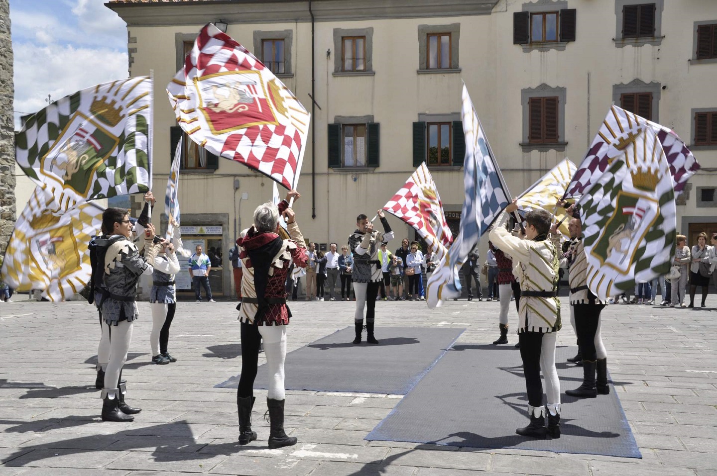 Ritorna a Bibbiena “Bandiere sotto le stelle”