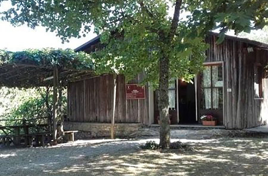 La storica trattoria “Il Sassone” di Chiusi della Verna, festeggia 30 anni di attività: sabato la visita del sindaco Tellini