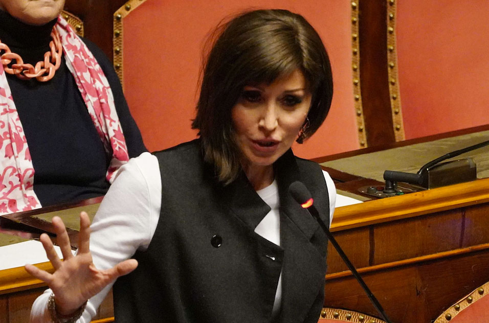 Forza Italia presenterà ddl per l’obbligo di vaccino per gli insegnanti, nuovo scontro nel centrodestra