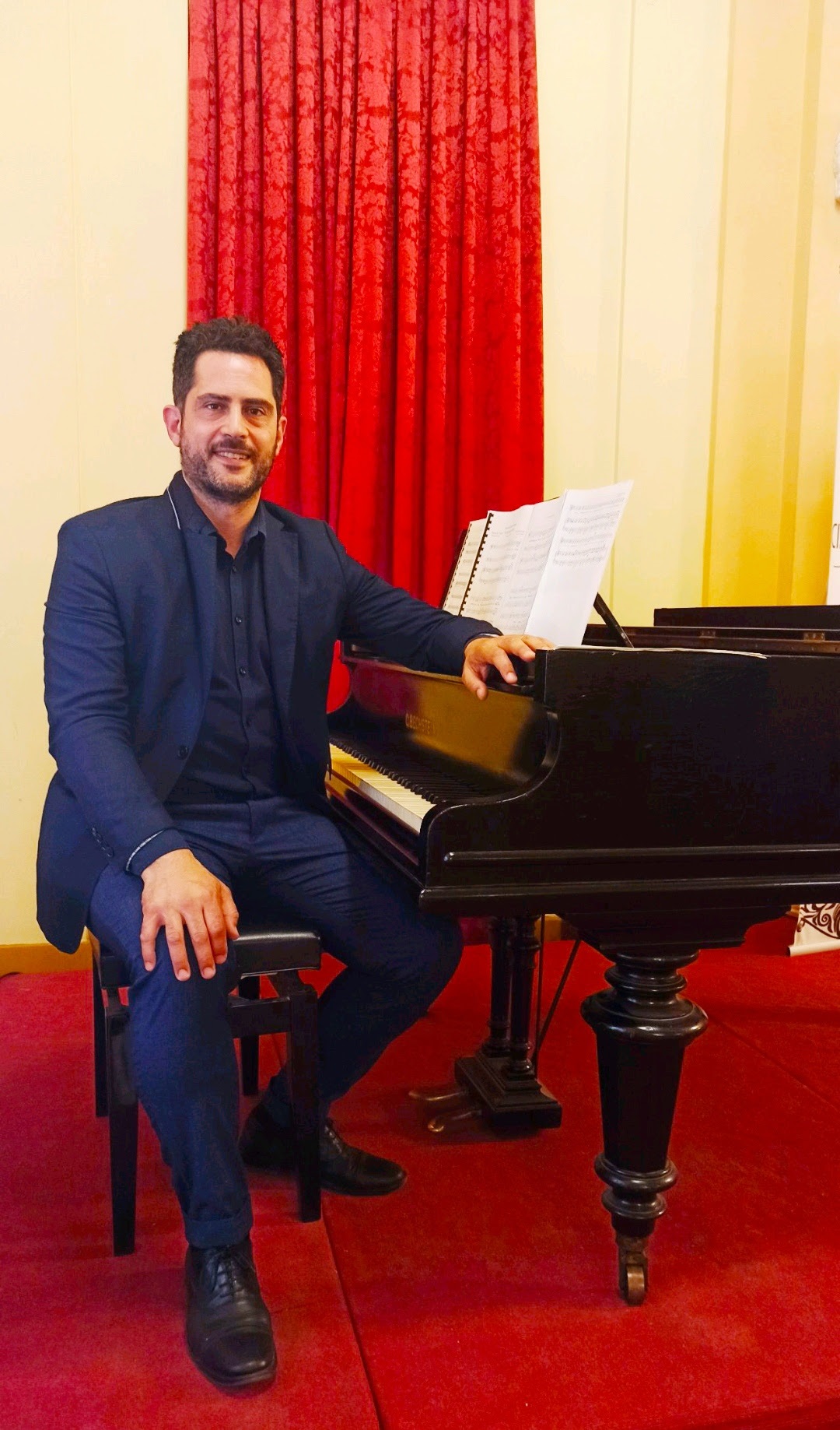 Mercoledì 14 luglio si chiude con la musica di Rossano Tacconi la mostra collettiva “Fiori dal Mal”