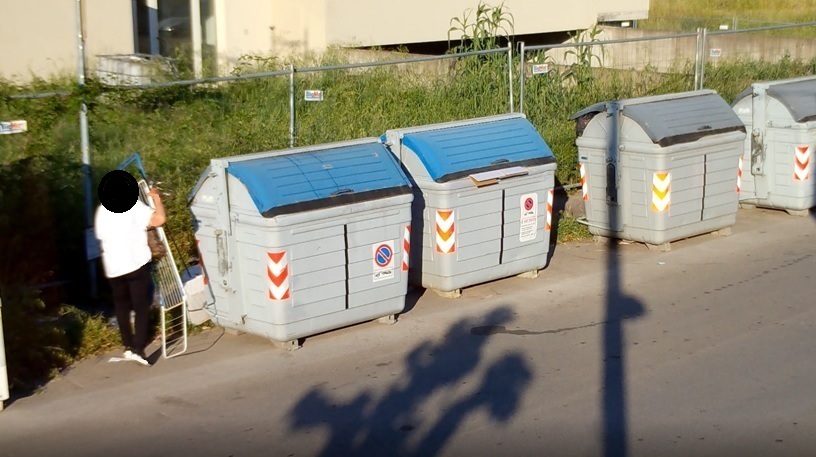 Furbetti dei rifiuti inchiodati dalle fototrappole