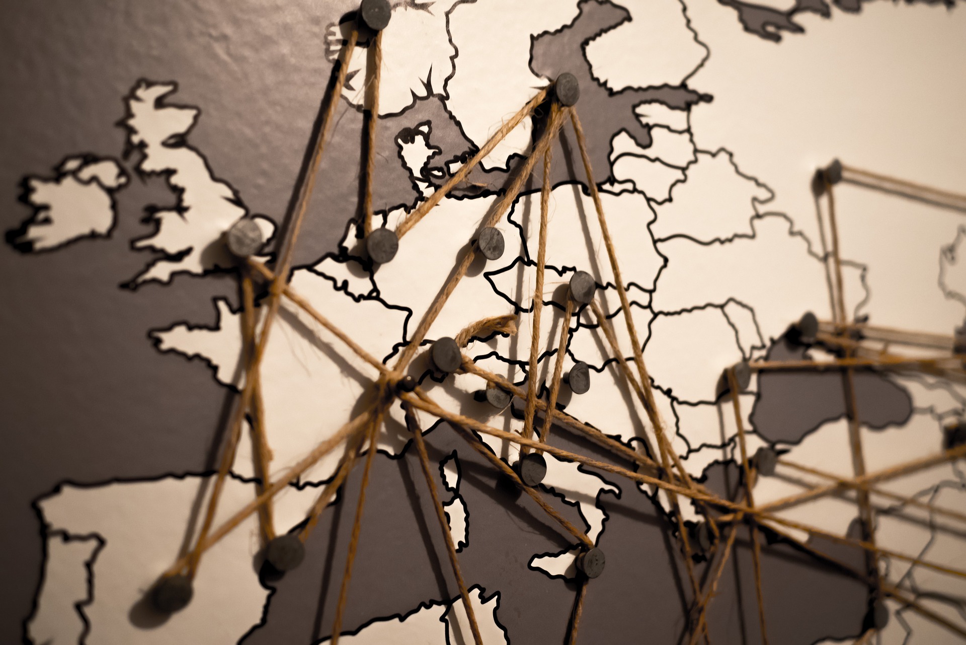 L’Europa ci tira nuovamente le orecchie