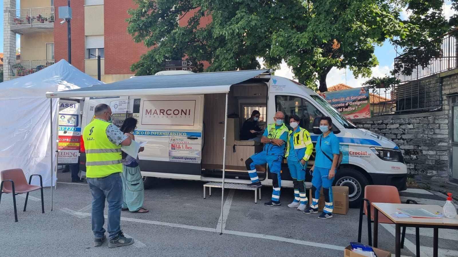 Vaccini, il camper va davanti alle scuole. Giani: “Spingiamo la campagna pediatrica”