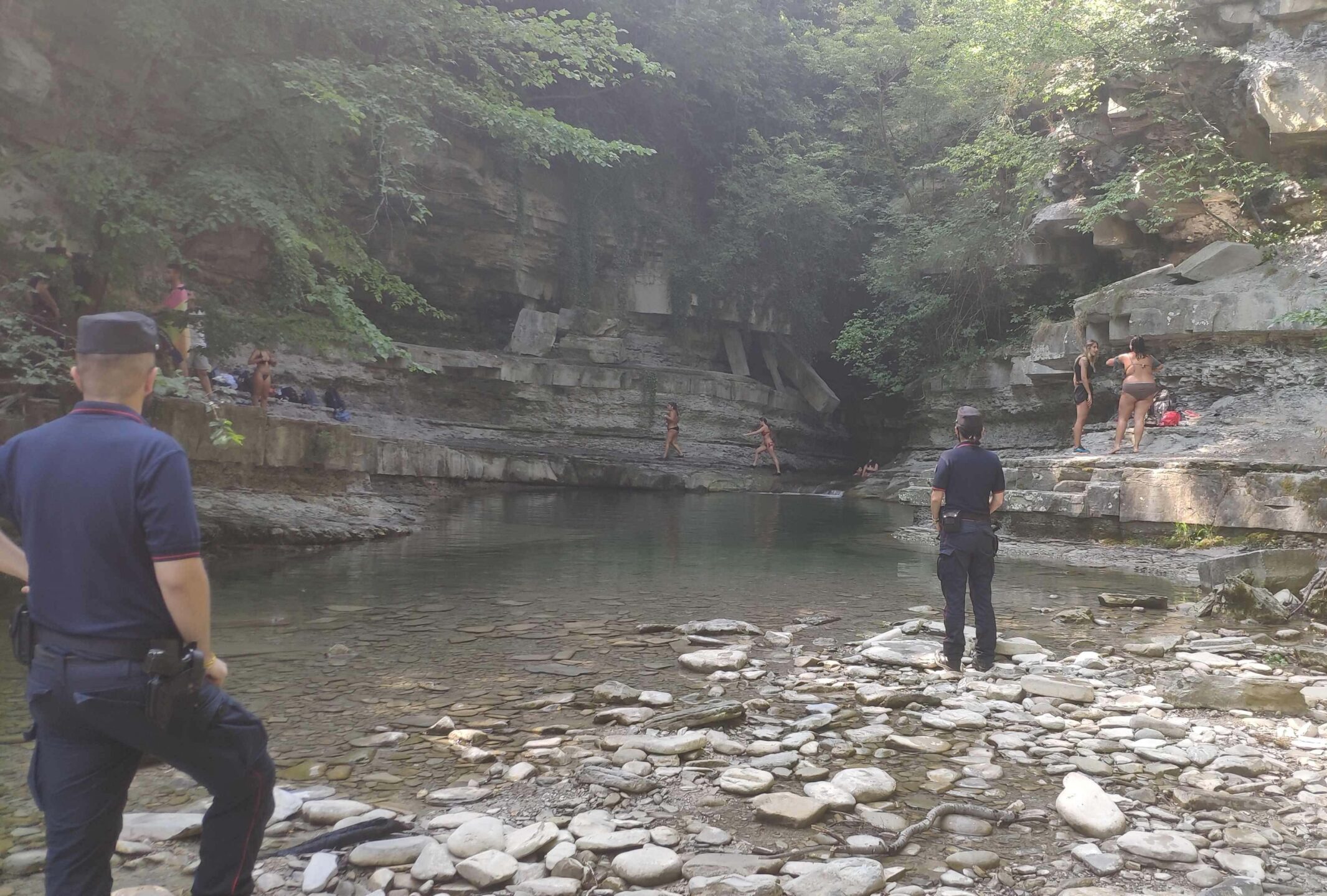 Foreste Casentinesi, distacco di rocce alla “Grotta urlante” di Premilcuore