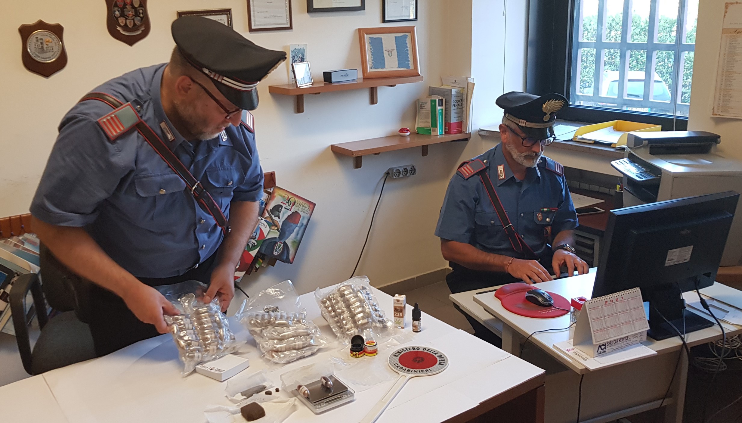 I carabinieri arrestano spacciatore e sequestrato un chilo e mezzo di hashish