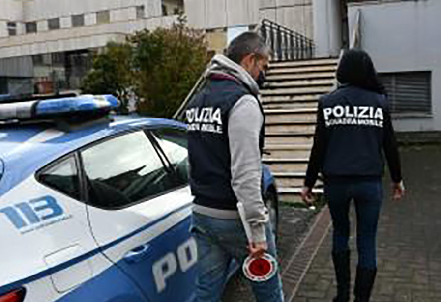 Colpito da 4 ordini di cattura per furti in abitazione: arrestato un kossovaro dalla Polizia di Stato