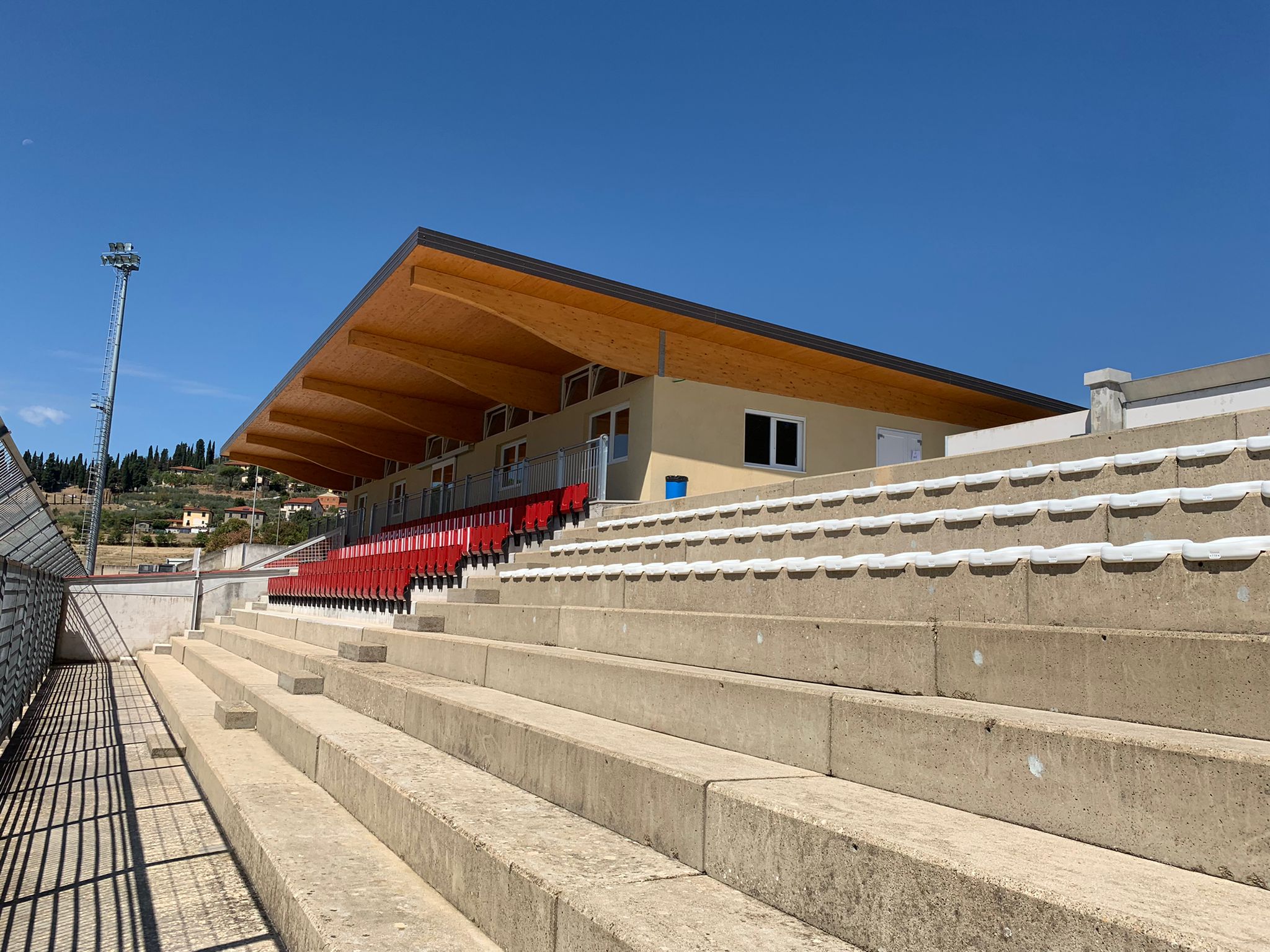 Castiglion Fiorentino: la nuova tribuna dello stadio è stata dedicata a Corrado Viciani
